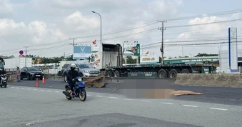 Người đi bộ bị taxi tông rồi thêm xe khác cán tử vong ở TPHCM