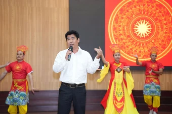 Người lao động thi đua học và làm theo Bác Hồ bằng những việc làm thiết thực