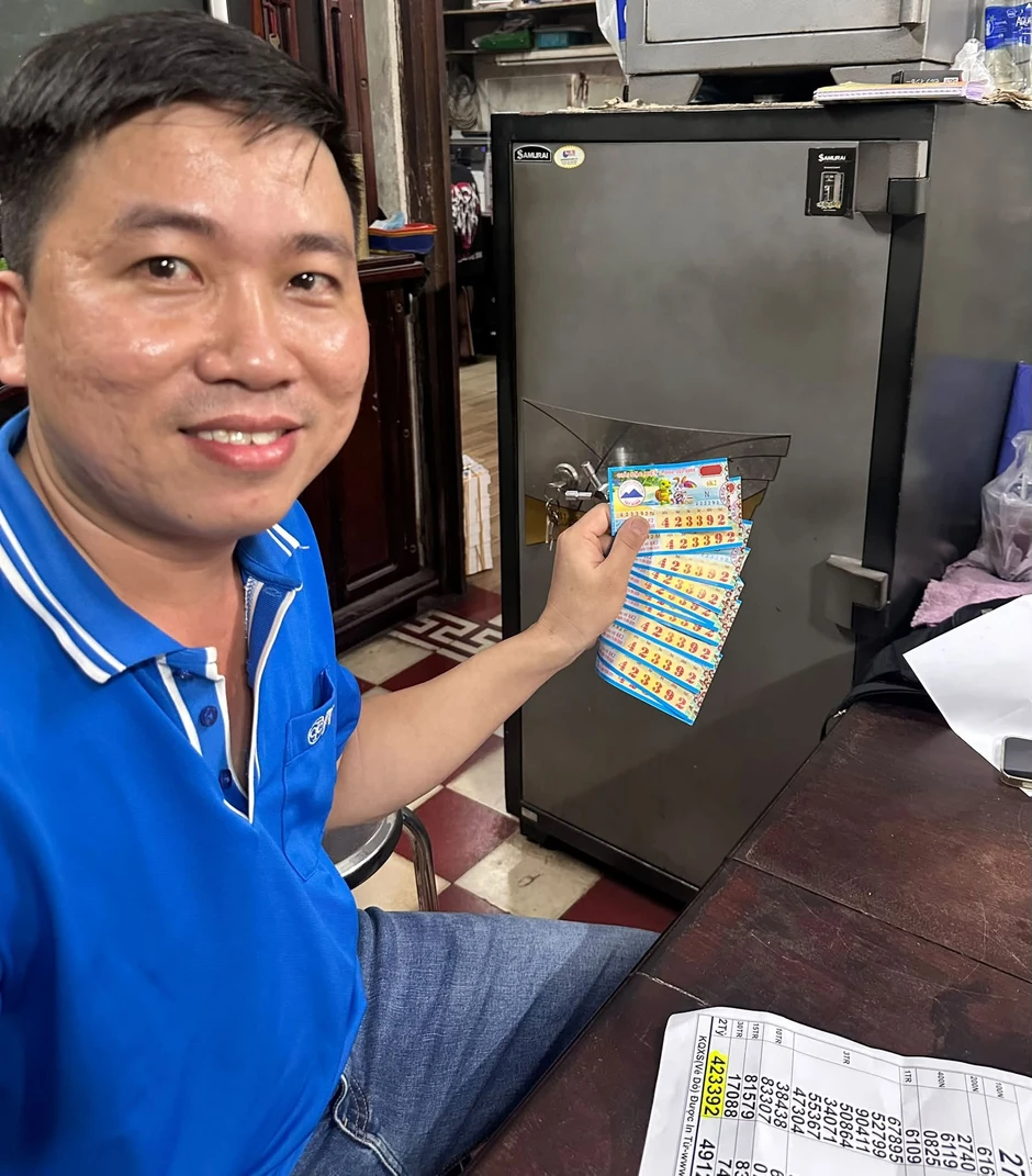 Người phụ nữ bán rau chợ đầu mối trúng 22 tỉ đồng xổ số miền Nam Người phụ nữ bán rau chợ đầu mối trúng 22 tỉ đồng xổ số miền Nam