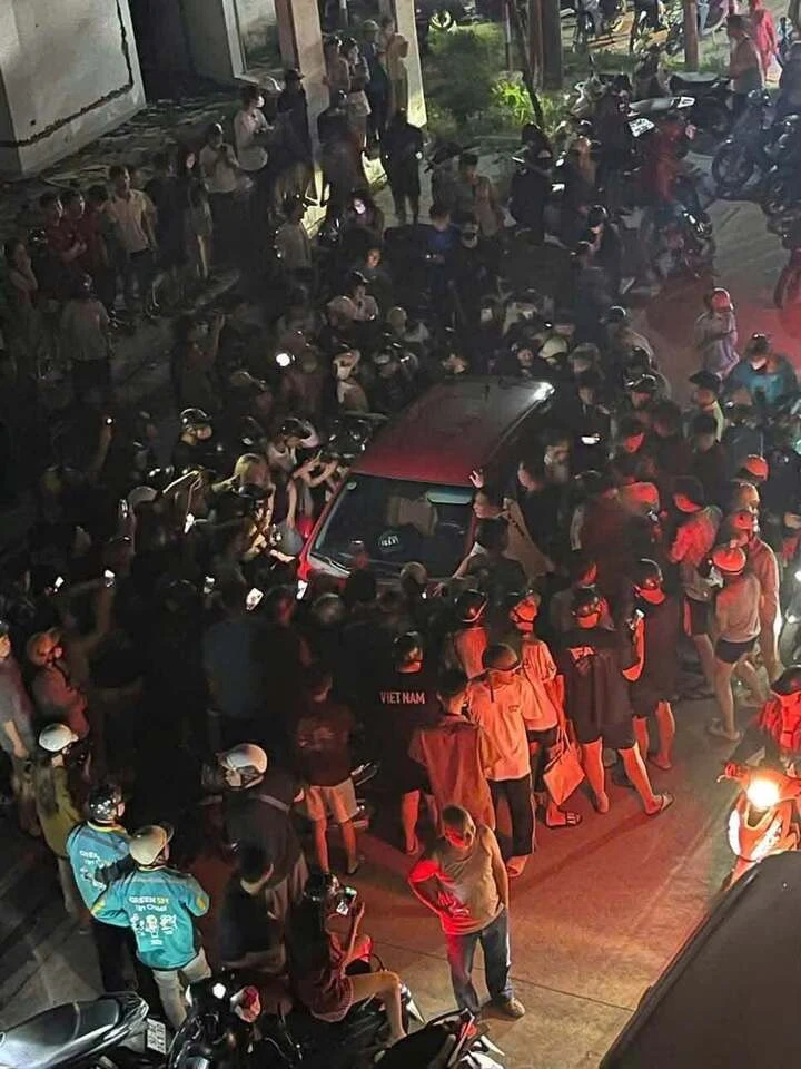 Người phụ nữ chặn đầu ô tô nghi đánh ghen: Công an Thái Nguyên vào cuộc điều tra Người phụ nữ chặn đầu ô tô nghi đánh ghen: Công an Thái Nguyên vào cuộc điều tra
