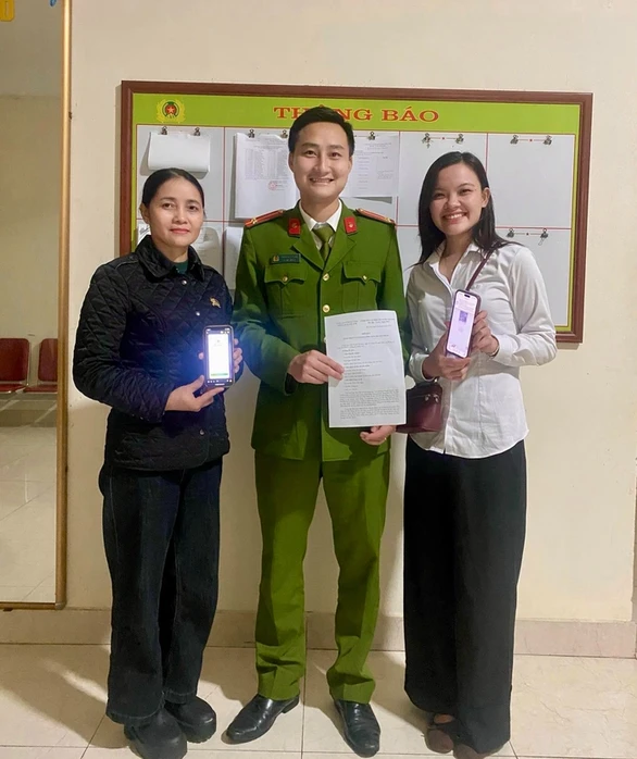 Người phụ nữ ở Hà Tĩnh nhờ Công an tìm người chuyển nhầm 1,3 tỉ đồng để trả lại