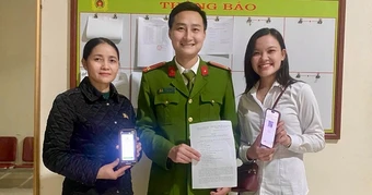 Người phụ nữ ở Hà Tĩnh nhờ Công an tìm người chuyển nhầm 1,3 tỉ đồng để trả lại