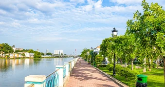 Người phụ nữ ở TPHCM nhảy cầu được cứu, ít giờ sau tử vong dưới sông