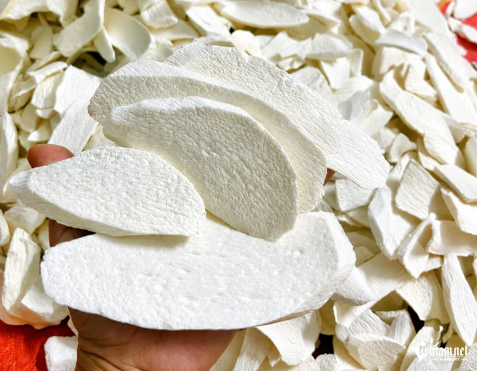 Người phụ nữ Thanh Hóa biến củ 'chống đói' thành đặc sản vùng cao Người phụ nữ Thanh Hóa biến củ 'chống đói' thành đặc sản vùng cao