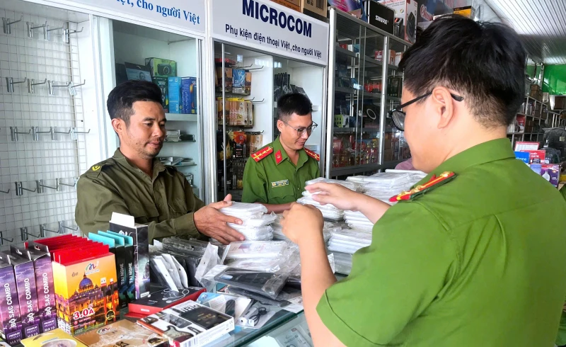 Người thầm lặng giữ gìn bình yên thôn xóm Người thầm lặng giữ gìn bình yên thôn xóm