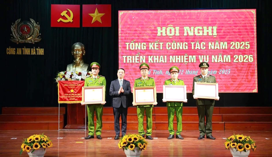 Người thầm lặng góp nên những chiến công của Cảnh sát hình sự Hà Tĩnh Người thầm lặng góp nên những chiến công của Cảnh sát hình sự Hà Tĩnh