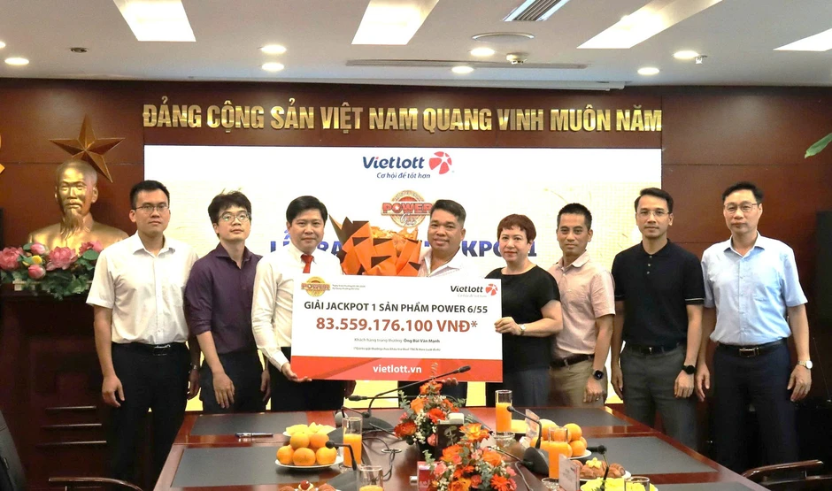 Người trúng Vietlott hơn 83 tỷ đồng không đeo mặt nạ