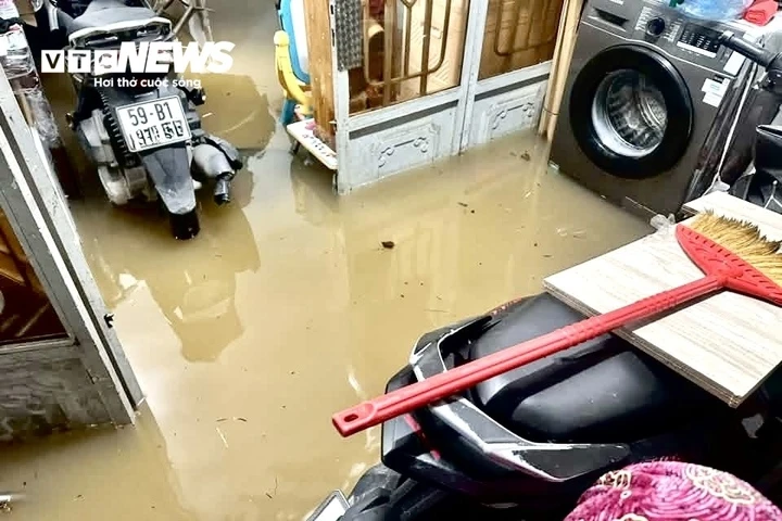 Người tử vong nghi do điện giật tại TP . HCM trong cơn ngập nước ngày 8 / 10