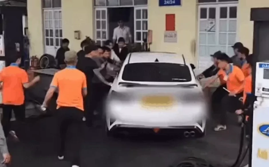 Nguồn cơn vụ thanh niên lái ô tô tông vào đám đông ở Đà Lạt