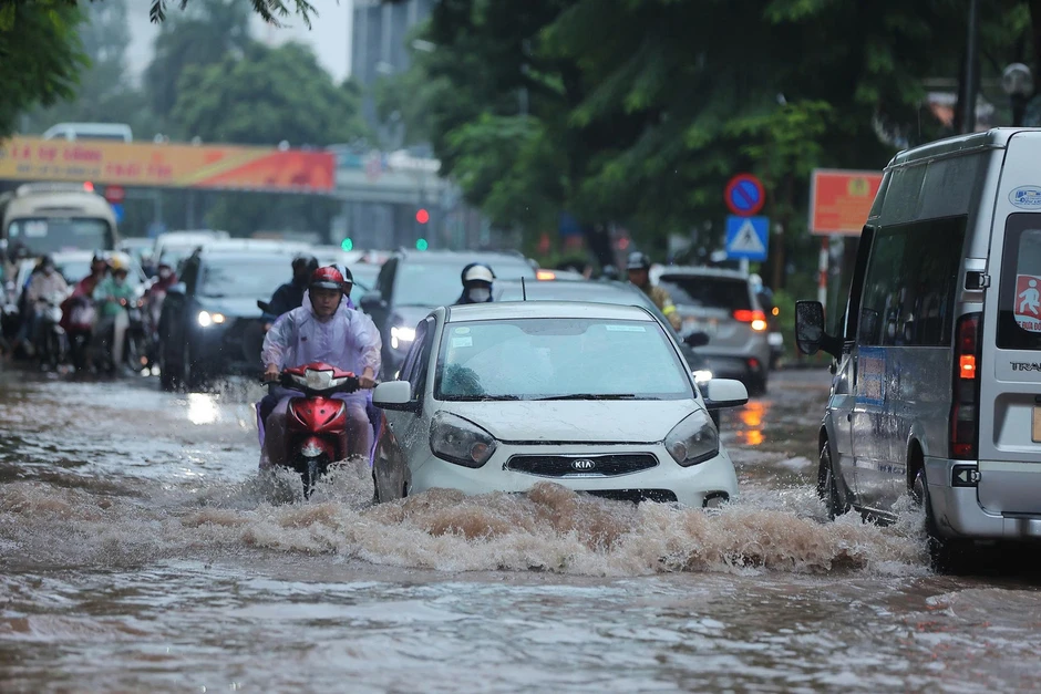 Nguyên nhân Hà Nội ngập sâu hơn 40 điểm Nguyên nhân Hà Nội ngập sâu hơn 40 điểm