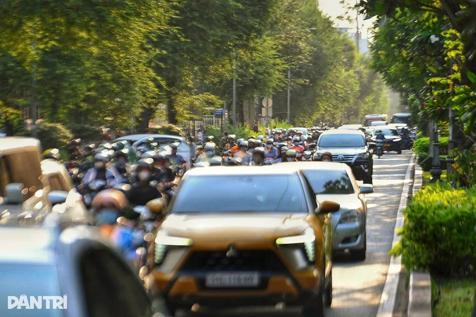 Nguyên nhân khiến TPHCM ngày nắng nóng, đêm se lạnh Nguyên nhân khiến TPHCM ngày nắng nóng, đêm se lạnh
