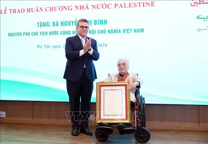 Nguyên Phó Chủ tịch nước Nguyễn Thị Bình nhận Huân chương Ngôi sao Công trạng Nguyên Phó Chủ tịch nước Nguyễn Thị Bình nhận Huân chương Ngôi sao Công trạng