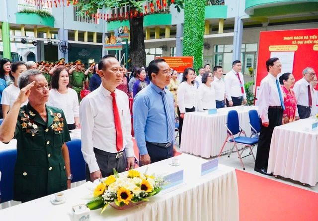 Nguyên Thủ tướng Nguyễn Tấn Dũng và Chủ tịch UBND TPHCM Nguyễn Văn Được bầu cử tại phường Xuân Hòa Nguyên Thủ tướng Nguyễn Tấn Dũng và Chủ tịch UBND TPHCM Nguyễn Văn Được bầu cử tại phường Xuân Hòa