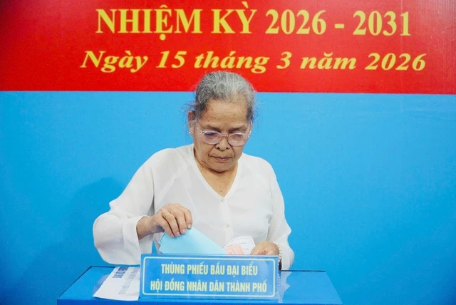 Nguyên Thủ tướng Nguyễn Tấn Dũng và Chủ tịch UBND TPHCM Nguyễn Văn Được bầu cử tại phường Xuân Hòa Nguyên Thủ tướng Nguyễn Tấn Dũng và Chủ tịch UBND TPHCM Nguyễn Văn Được bầu cử tại phường Xuân Hòa