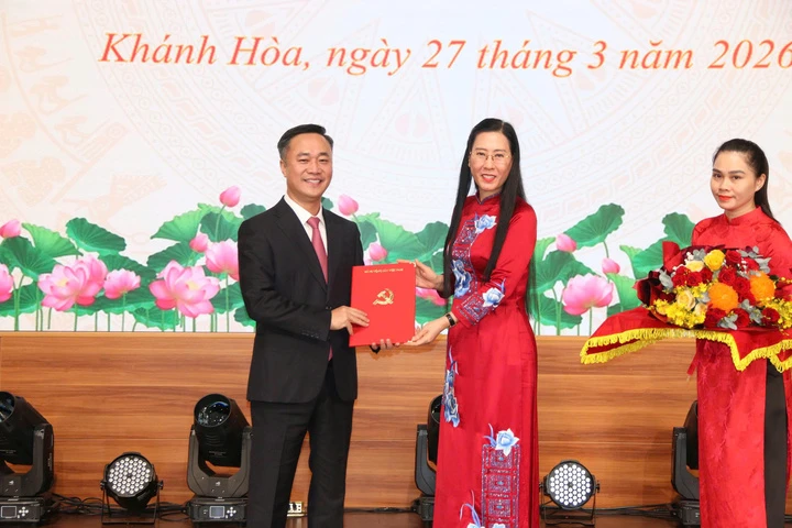 Nguyễn Việt Hùng giữ chức Phó Bí thư tỉnh ủy khánh hòa nhiệm kỳ 2025 - 2030 Nguyễn Việt Hùng giữ chức Phó Bí thư tỉnh ủy khánh hòa nhiệm kỳ 2025 - 2030
