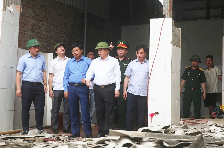 Nhà dân sụt lún nửa mét sau một đêm, Phú Thọ lên phương án khẩn cấp Nhà dân sụt lún nửa mét sau một đêm, Phú Thọ lên phương án khẩn cấp