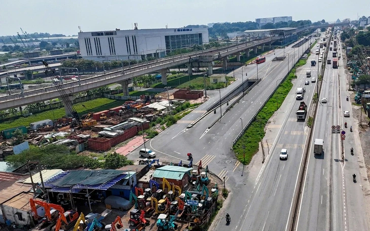 Nhà đầu tư đề xuất thu phí theo chặng ở dự án BOT xa lộ Hà Nội và quốc lộ 1 Nhà đầu tư đề xuất thu phí theo chặng ở dự án BOT xa lộ Hà Nội và quốc lộ 1
