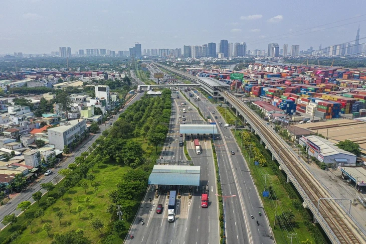 Nhà đầu tư đề xuất thu phí theo chặng ở dự án BOT xa lộ Hà Nội và quốc lộ 1 Nhà đầu tư đề xuất thu phí theo chặng ở dự án BOT xa lộ Hà Nội và quốc lộ 1