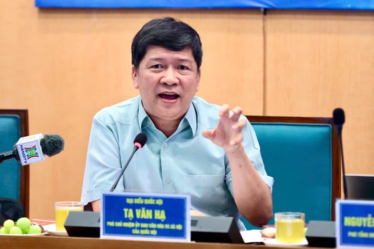 Nhà khoa học không thể nghiên cứu khi 'vừa phải lo mưu sinh, vừa phải lo về đón con' Nhà khoa học không thể nghiên cứu khi 'vừa phải lo mưu sinh, vừa phải lo về đón con'