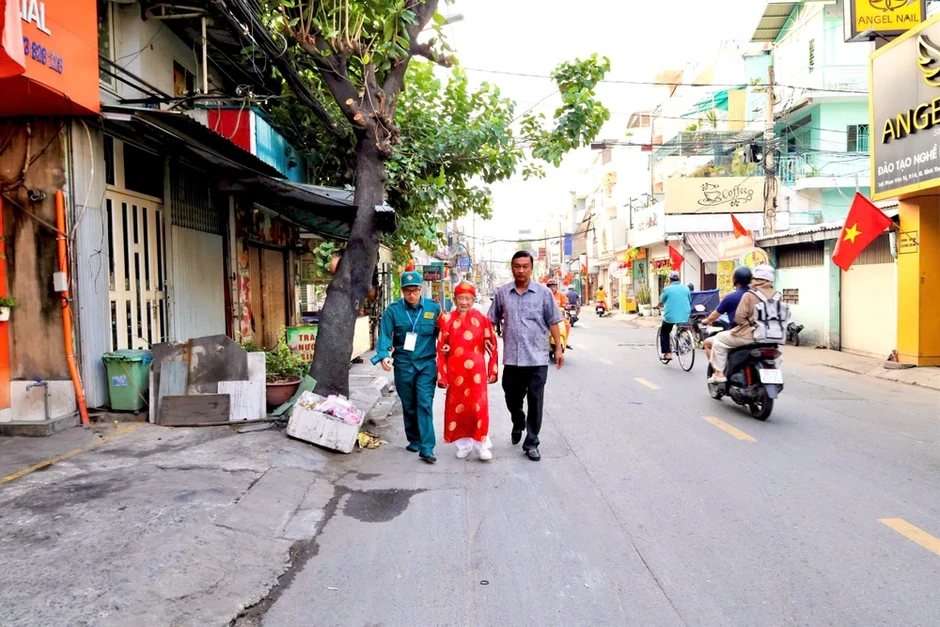 Nhà nghiên cứu Nguyễn Đình Tư: 'Đại biểu muốn làm tốt phải đi sát dân, lắng nghe đời sống' Nhà nghiên cứu Nguyễn Đình Tư: 'Đại biểu muốn làm tốt phải đi sát dân, lắng nghe đời sống'