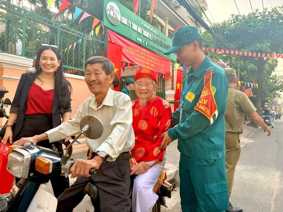 Nhà nghiên cứu Nguyễn Đình Tư: 'Đại biểu muốn làm tốt phải đi sát dân, lắng nghe đời sống' Nhà nghiên cứu Nguyễn Đình Tư: 'Đại biểu muốn làm tốt phải đi sát dân, lắng nghe đời sống'