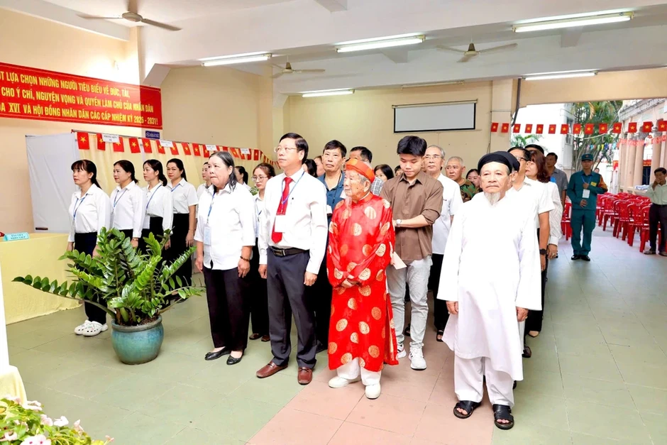 Nhà nghiên cứu Nguyễn Đình Tư: 'Đại biểu muốn làm tốt phải đi sát dân, lắng nghe đời sống' Nhà nghiên cứu Nguyễn Đình Tư: 'Đại biểu muốn làm tốt phải đi sát dân, lắng nghe đời sống'