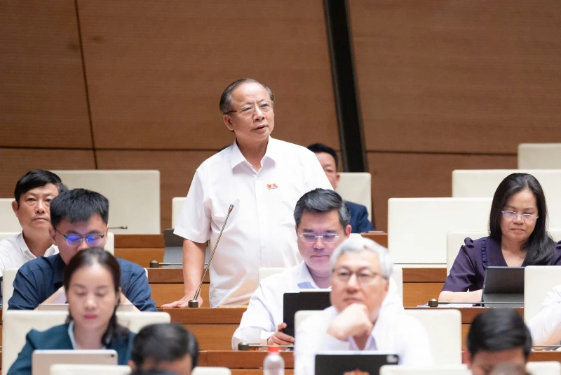 Nhà thầu bỏ giá quá thấp thì không có lãi nên đều chậm tiến độ Nhà thầu bỏ giá quá thấp thì không có lãi nên đều chậm tiến độ