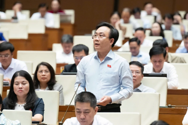 Nhà thầu bỏ giá quá thấp thì không có lãi nên đều chậm tiến độ Nhà thầu bỏ giá quá thấp thì không có lãi nên đều chậm tiến độ