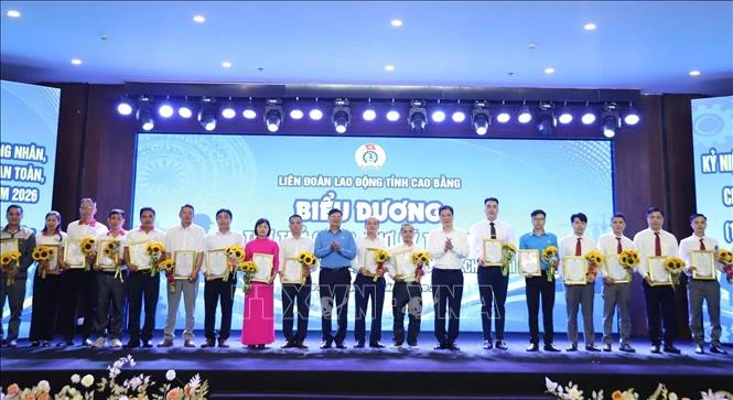 Nhân rộng điển hình tiên tiến, gương lao động sáng tạo Nhân rộng điển hình tiên tiến, gương lao động sáng tạo
