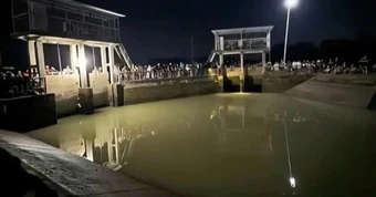 Nhảy xuống kênh cứu con, cả 2 mẹ con đuối nước