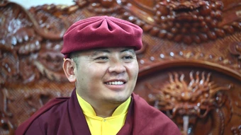 Nhiếp chính vương Thuksey Rinpoche: 'Người trẻ cần bước ra khỏi thế giới ảo' - Báo VnExpress