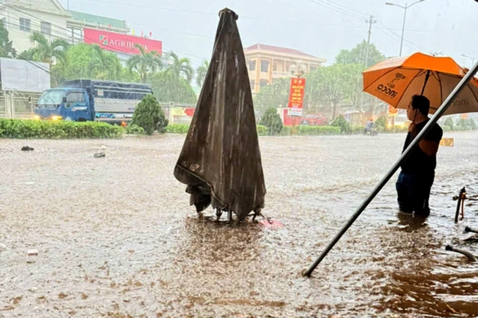 Nhiều đường ở Đăk Lăk ngập sau mưa lớn Nhiều đường ở Đăk Lăk ngập sau mưa lớn