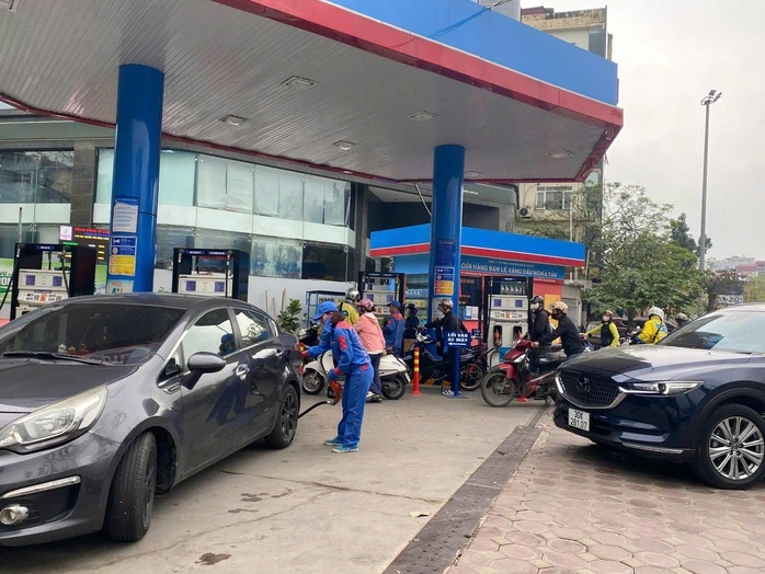Nhiều giải pháp bình ổn giá xăng dầu Nhiều giải pháp bình ổn giá xăng dầu