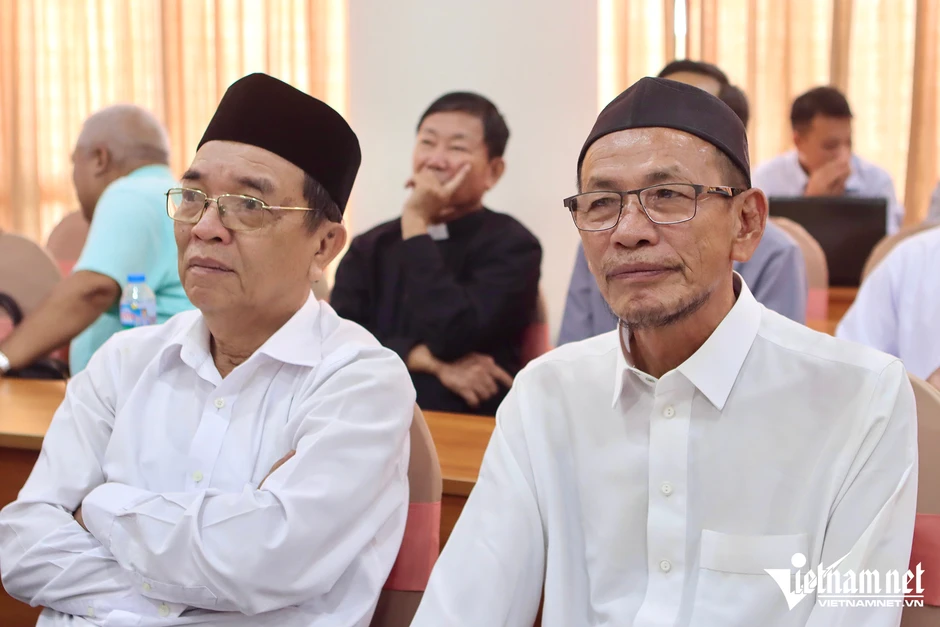 Nhiều kiến nghị hoàn thiện quy định về hoạt động tôn giáo trên không gian mạng Nhiều kiến nghị hoàn thiện quy định về hoạt động tôn giáo trên không gian mạng
