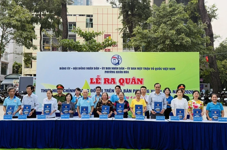 Nhiều phường ở TP.HCM ra quân chỉnh trang đô thị, dọn dẹp môi trường Nhiều phường ở TP.HCM ra quân chỉnh trang đô thị, dọn dẹp môi trường