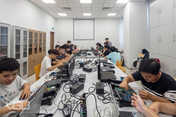 Nhiều trường đại học tăng học phí năm 2026 - 2027: Cập nhật mới nhất Nhiều trường đại học tăng học phí năm 2026 - 2027: Cập nhật mới nhất