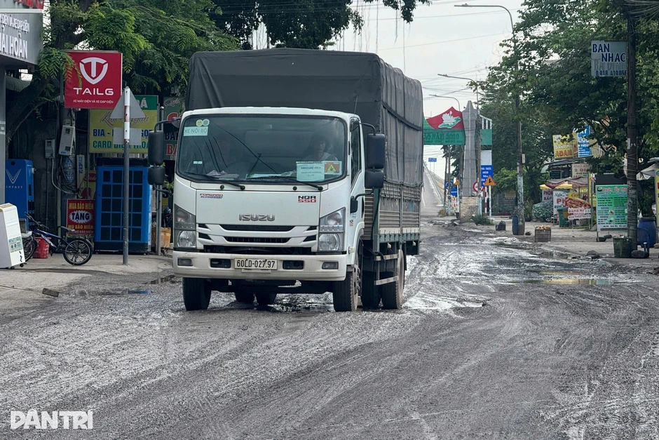 Nhiều tuyến đường xuống cấp do thi công dự án ở Long Thành Nhiều tuyến đường xuống cấp do thi công dự án ở Long Thành
