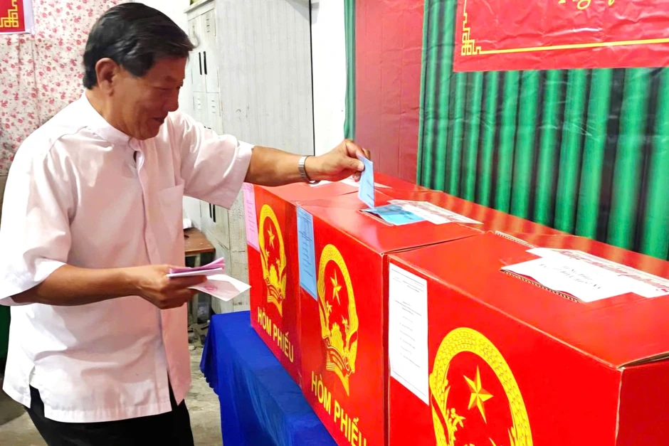 Nhiều xã, phường ở cực Nam Tổ quốc hoàn thành 100% bỏ phiếu bầu Nhiều xã, phường ở cực Nam Tổ quốc hoàn thành 100% bỏ phiếu bầu
