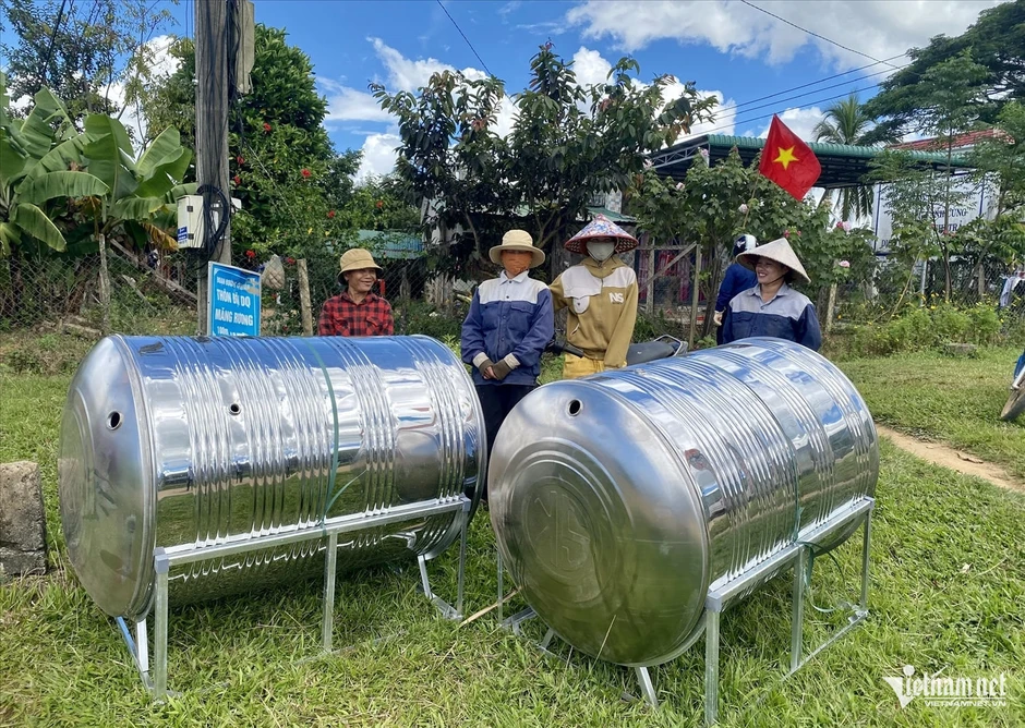 Nhìn trúng điểm nghẽn đặc thù để thực hiện chính sách dân tộc: Giải 'cơn khát' nước sạch Nhìn trúng điểm nghẽn đặc thù để thực hiện chính sách dân tộc: Giải 'cơn khát' nước sạch