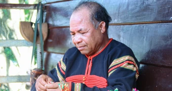'Nhờ già Y Krú Ayun, tôi không nghe theo lời kẻ xấu xúi giục nữa'