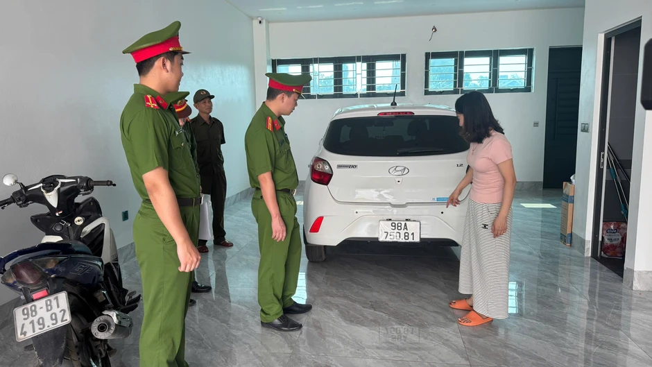 Những bước chân không mỏi trên tuyến đầu phá án Những bước chân không mỏi trên tuyến đầu phá án
