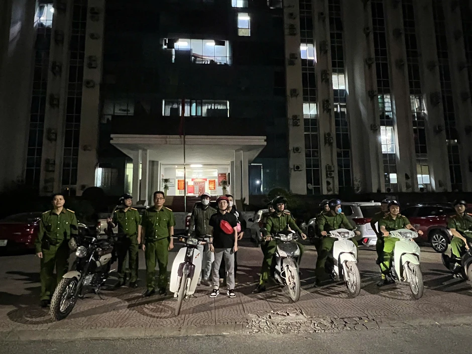 Những bước chân không mỏi trên tuyến đầu phá án Những bước chân không mỏi trên tuyến đầu phá án
