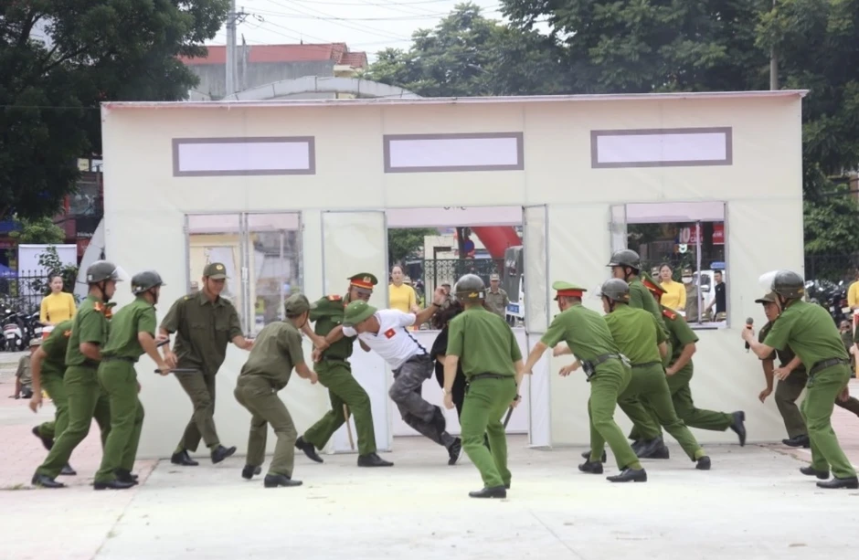 Những cánh tay nối dài góp phần quan trọng bảo vệ bình yên xứ Lạng Những cánh tay nối dài góp phần quan trọng bảo vệ bình yên xứ Lạng