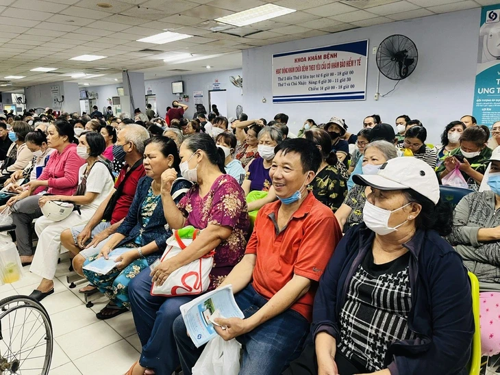 Những chính sách hỗ trợ mức đóng BHYT nào đang áp dụng tại TP.HCM? Những chính sách hỗ trợ mức đóng BHYT nào đang áp dụng tại TP.HCM?