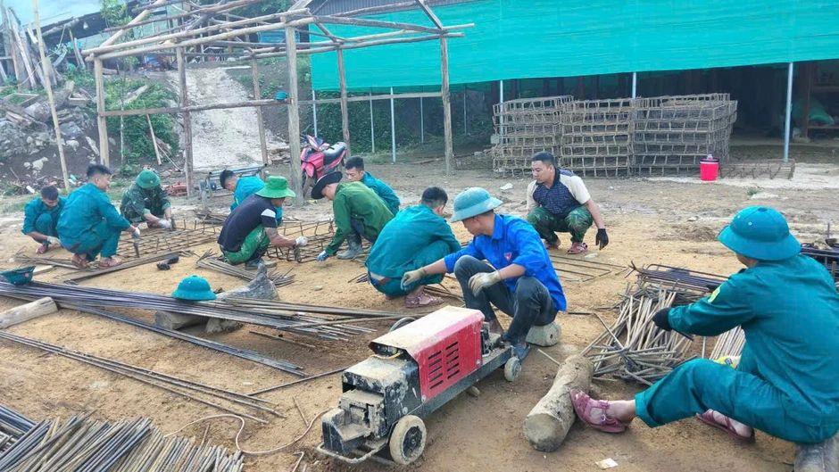 Những 'đội quân đặc biệt' dựng trường giữa núi rừng Nghệ An