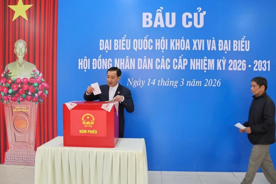 Những lá phiếu đầu tiên của Hải Phòng từ đặc khu Bạch Long Vĩ Những lá phiếu đầu tiên của Hải Phòng từ đặc khu Bạch Long Vĩ