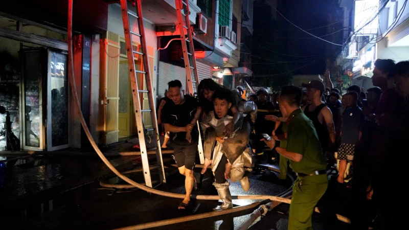Những “mũi phản ứng nhanh” luôn trong trạng thái cứu người, dập lửa Những “mũi phản ứng nhanh” luôn trong trạng thái cứu người, dập lửa