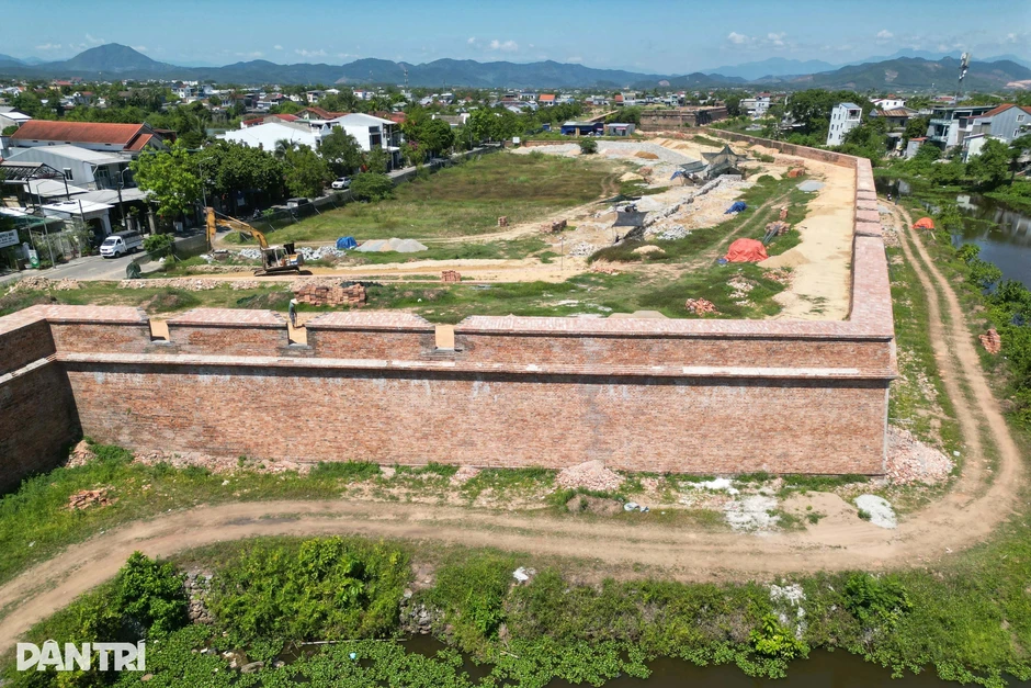 Những ngôi nhà nằm “giữa rừng” trong khu vực di tích Kinh thành Huế Những ngôi nhà nằm “giữa rừng” trong khu vực di tích Kinh thành Huế