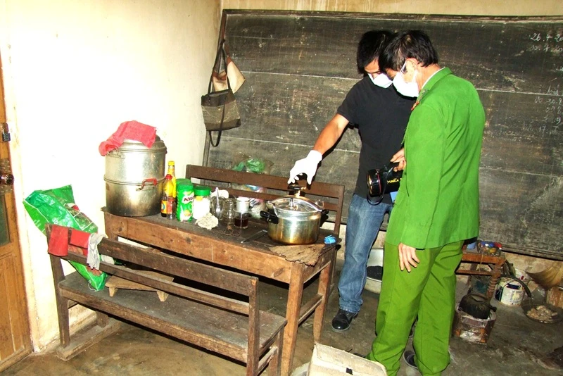 Những người lặng thầm đi tìm sự thật từ những dấu vết Những người lặng thầm đi tìm sự thật từ những dấu vết