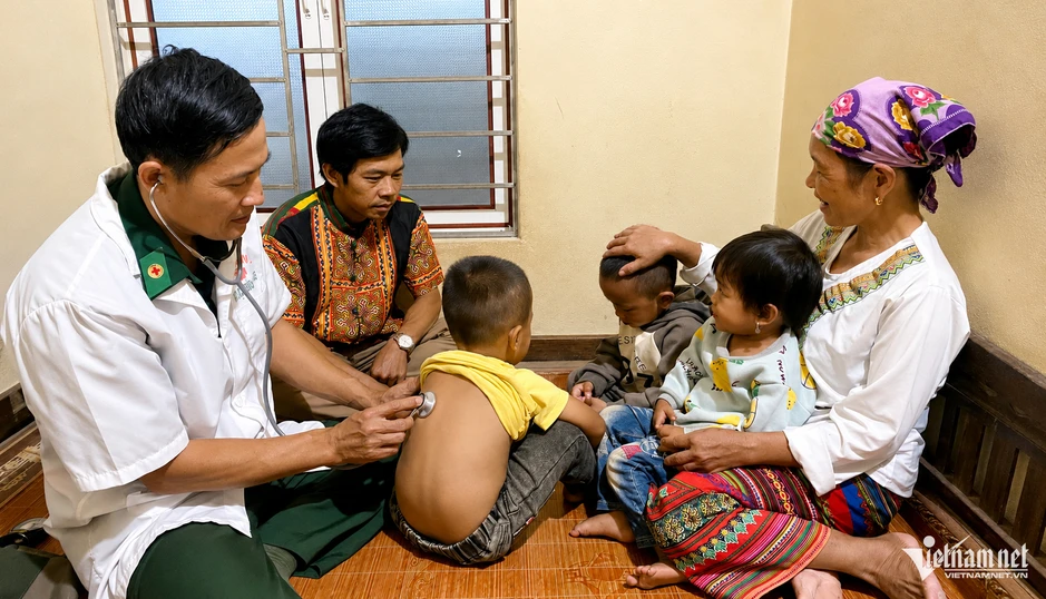 Những ông mai 'đặc biệt' đưa người Chứt ra khỏi vòng hôn nhân cận huyết Những ông mai 'đặc biệt' đưa người Chứt ra khỏi vòng hôn nhân cận huyết